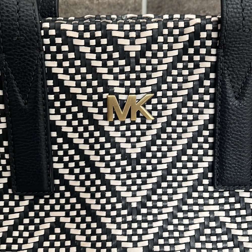COPY - •Michael Kors Tote Bag Authentic• - Picture 4 of 11